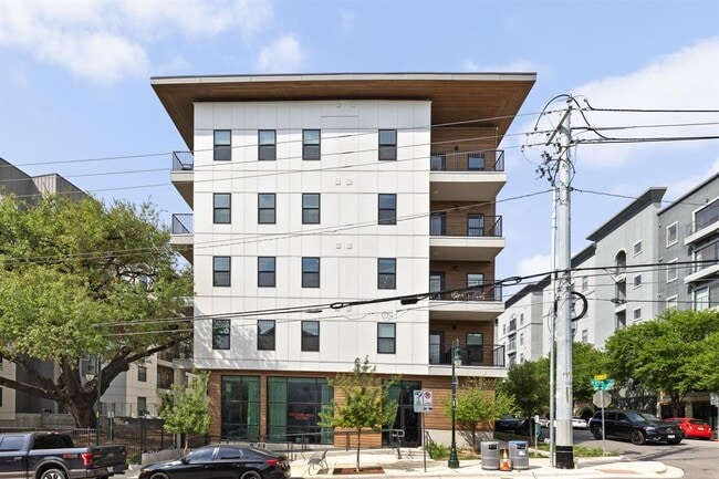 Photo - 2500 Longview St Unidad 418