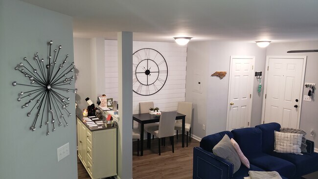 Photo - 3030 Barrymore St