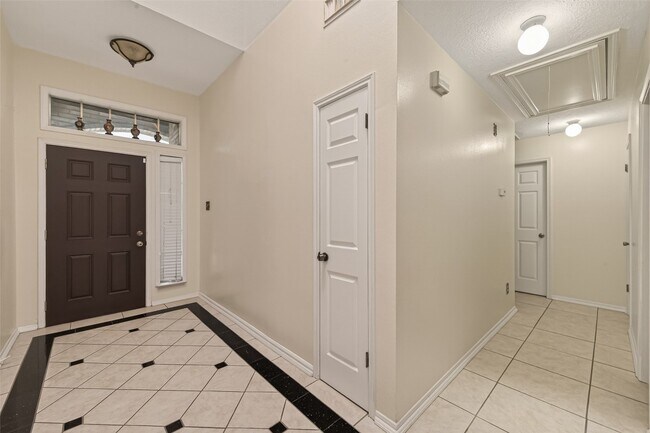 Photo - 8203 Paddington Pl Dr