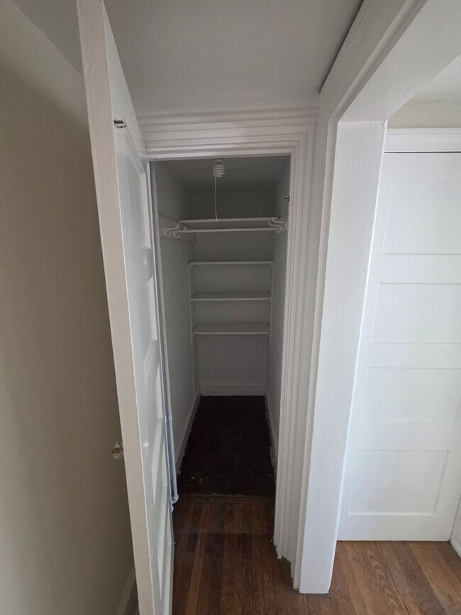 Photo - 1858 Guernsey Ave Unit Apt. #1