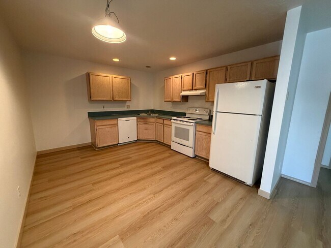 Photo - 112 Unidad 764 Catron St N