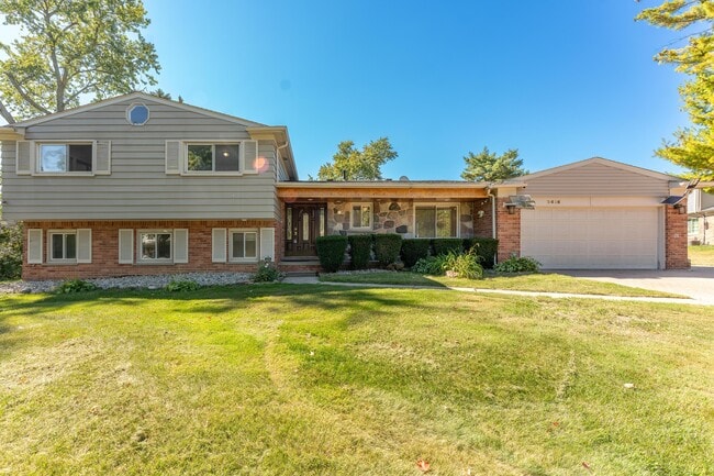 Photo - 2616 Douglas Dr