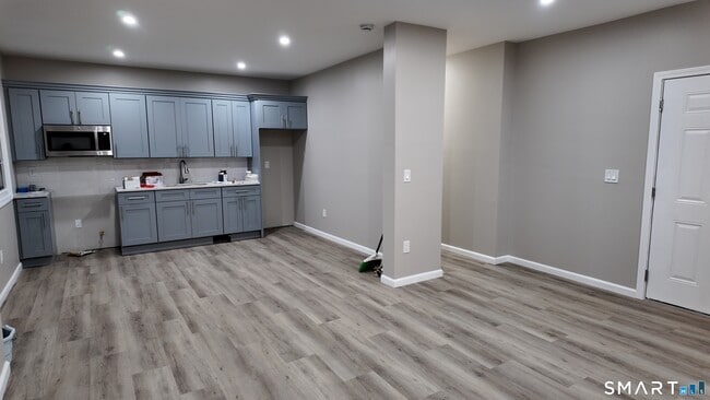 Photo - 106 Helen St Unit 2nd Floor