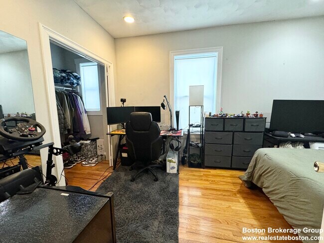 Photo - 157 E Cottage St