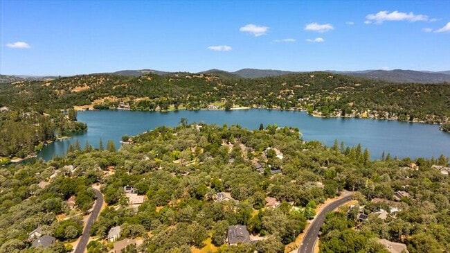 Photo - 18610 Jayhawk Dr