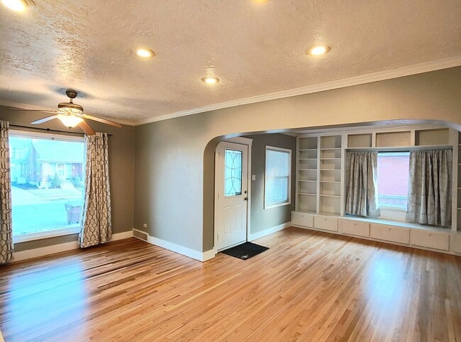 Photo - 3 Bd 1 Ba Home with Hardwood Floors in Midvale