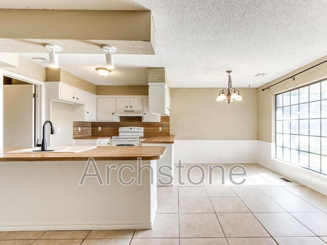 Photo - 6605 Lyrewood Ln