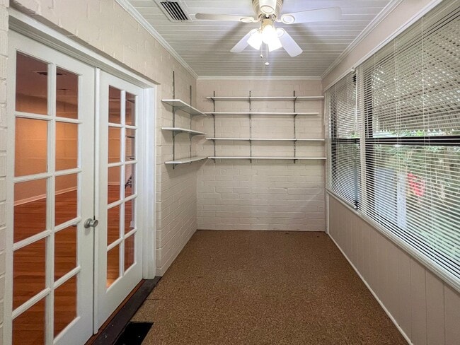 Photo - 2/2 House Walking Distance to Campus - Available Fall 2026!