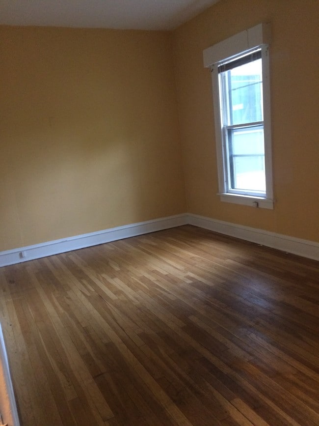 Photo - 172 Howard St