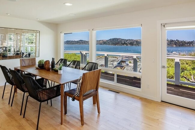 Photo - 118 Cazneau Ave