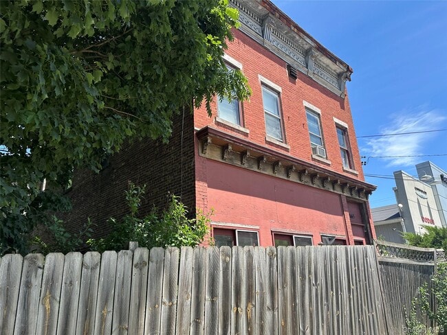 Photo - 165 Ulster Ave Unit 8