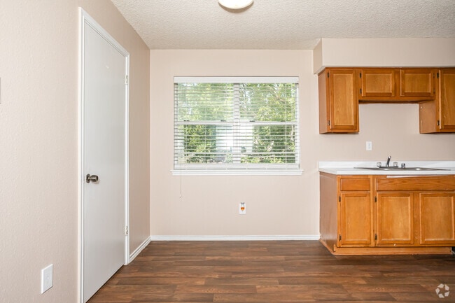 1HAB, 1BA - 700 ft²