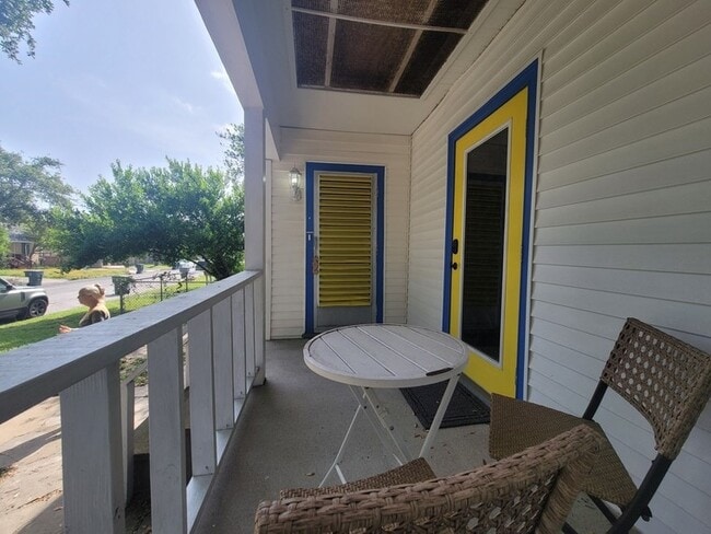 Photo - 5113 Avenue R