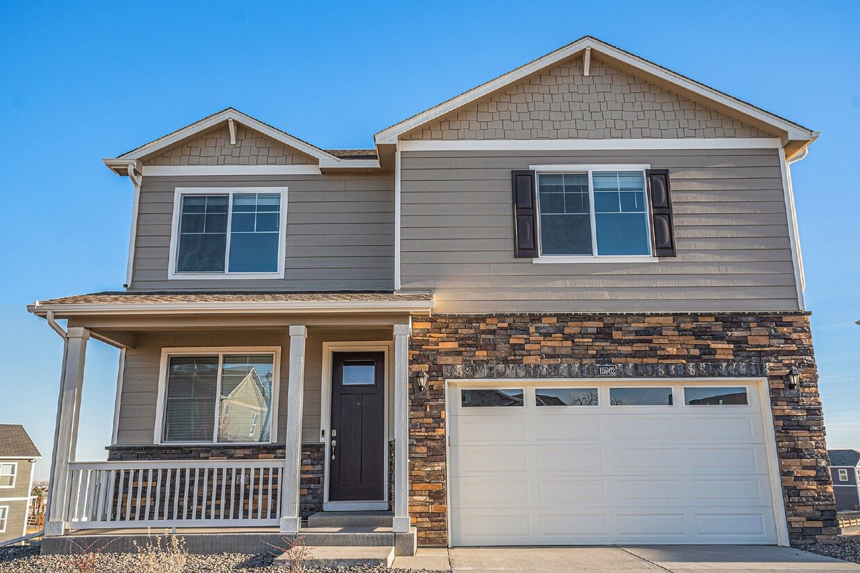 Elegant 4-Bedroom Home in Thornton, CO - Elegant 4-Bedroom Home in Thornton, CO