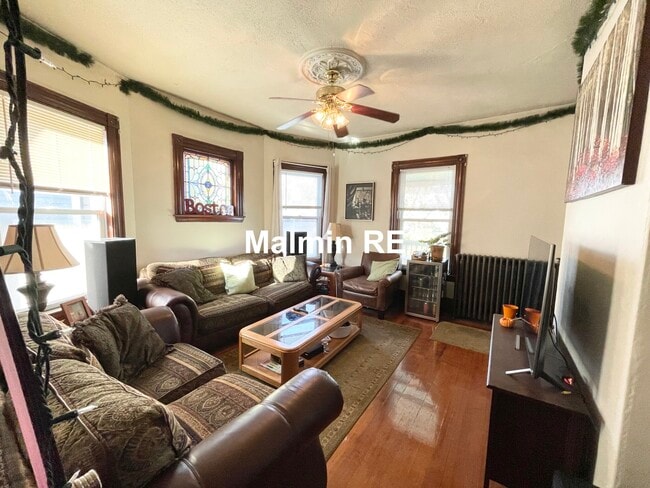 Photo - 89 Hillside St