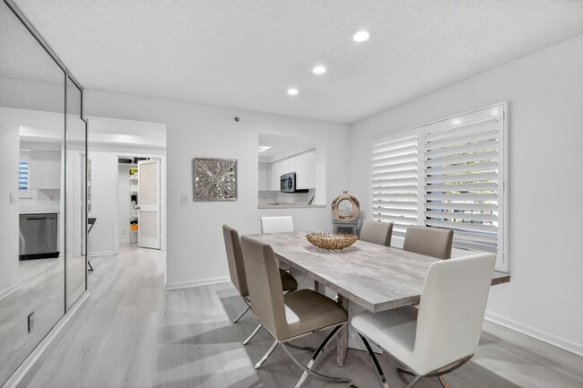 Photo - 15314 Strathearn Dr Unit 11603