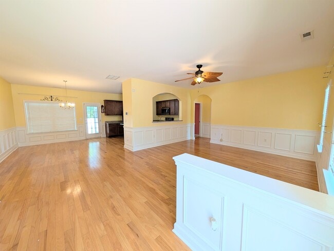 Photo - 244 Belclare Way