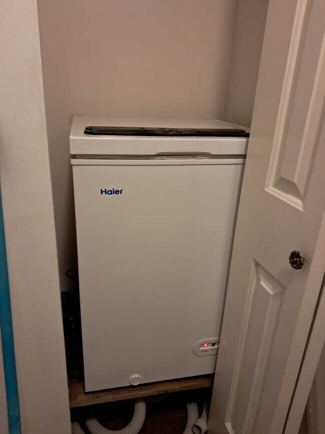 Photo - 8711 General Currie Rd