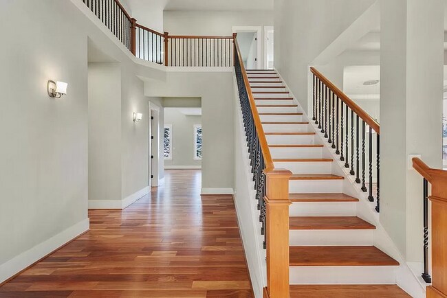 Photo - 2310 100th Ave NE