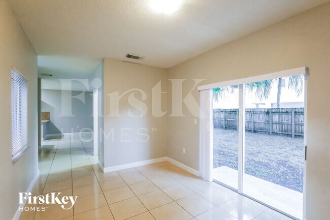 Photo - 377 NE 29th Terrace