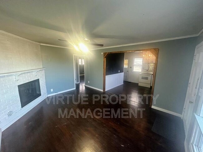 1104 5th St