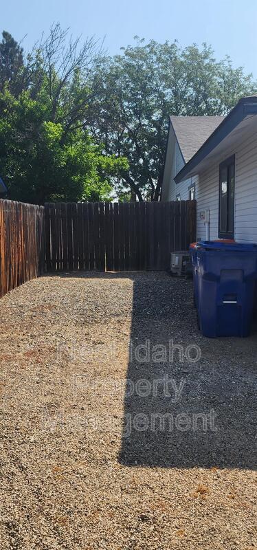 Photo - 5048 S Cole Rd