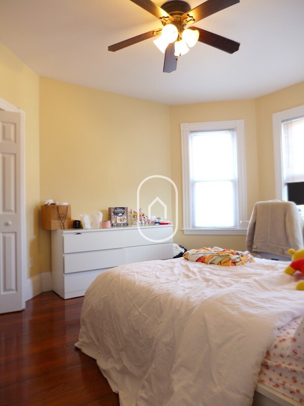 Photo - 123 Centre St