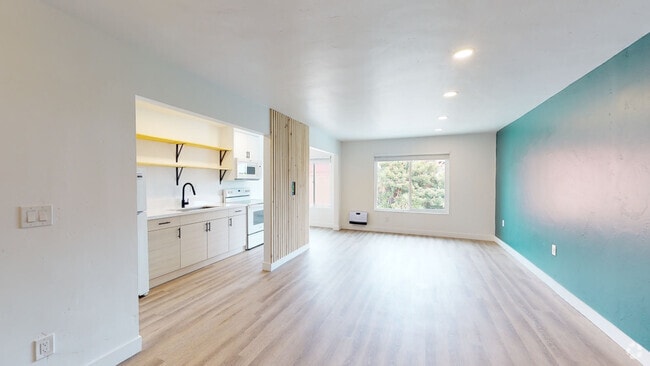STU, 1BA - 500SF
