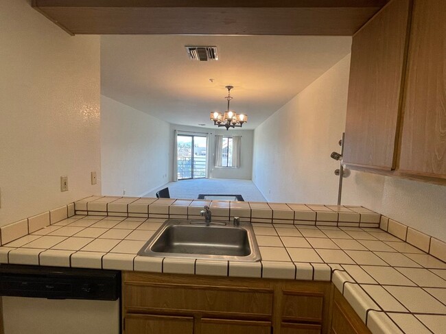 1201 Alta Vista Ct Unidad 206