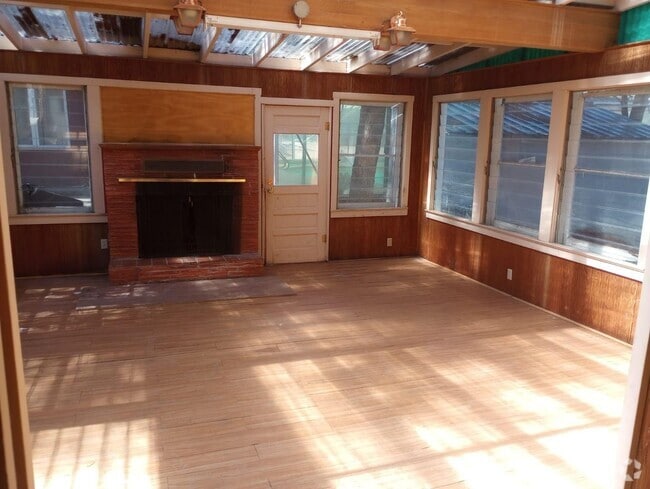 Building Photo - 817 Colorado Ave Rental