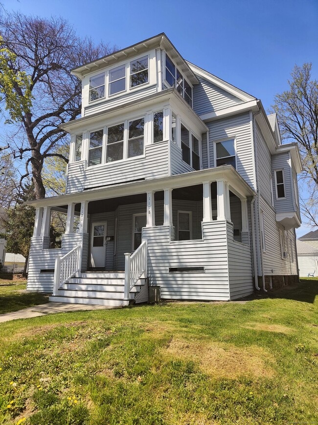 Building Photo - 1118 Boulevard Rental