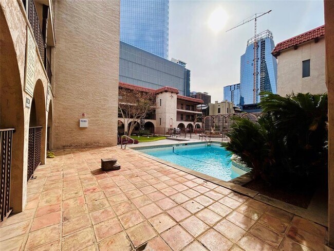 Building Photo - 505 W 7th St Unit 207 Rental