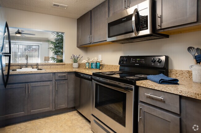 2BR, 1.5BA - 1,200SF