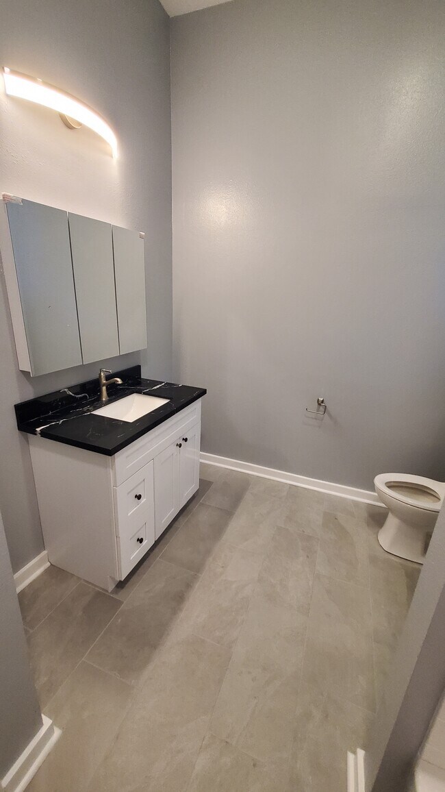 2027 General Taylor St Unidad Gen Taylor Apt B New Orleans, LA