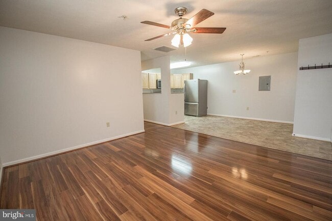 Building Photo - 45522 Westmeath Way Unit A21