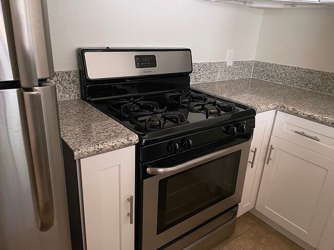 Photo - Cherokee Courtyard Apartments