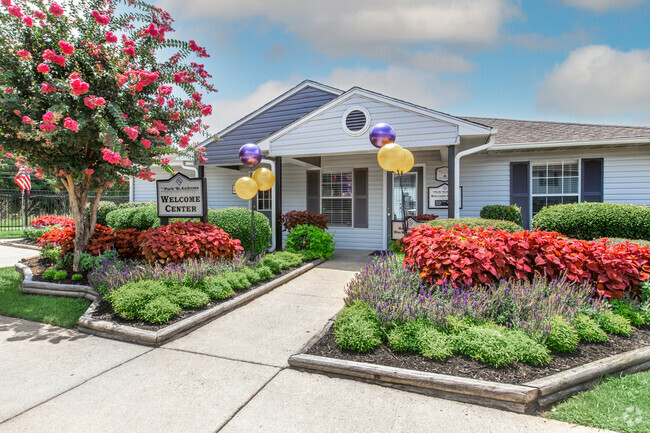 Building Photo - The Park at St. Andrews Rental