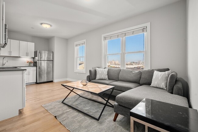 Photo - 543 Dorchester Ave Unidad 3