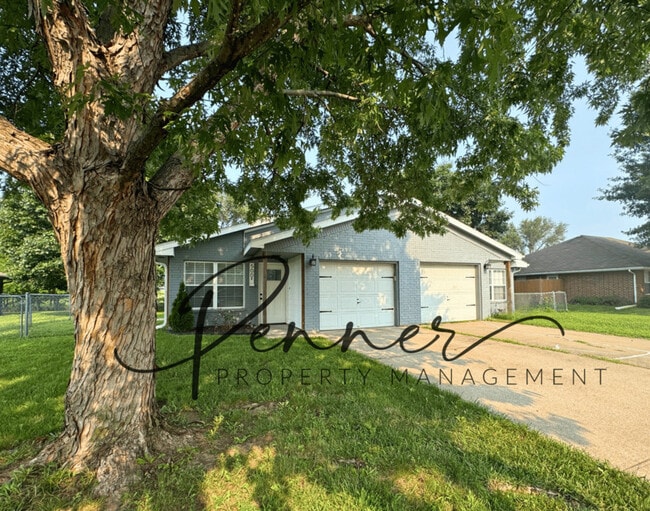 Building Photo - 500-A NE Austin St Rental