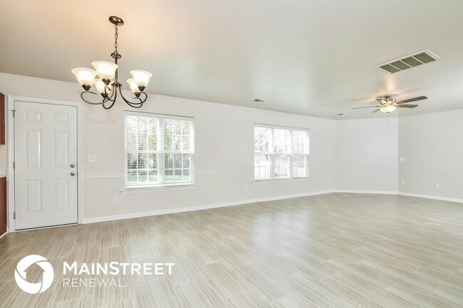 Photo - 204 Slate Dr