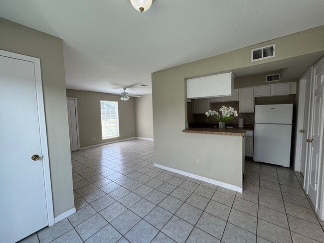 Photo - 1952 Upland Dr