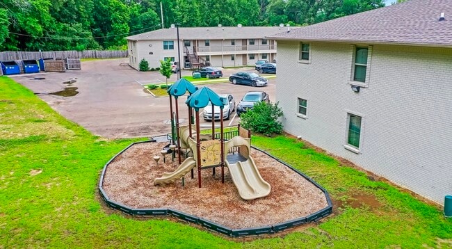 Patio de juegos 1 - Azalea Cove