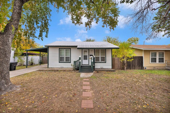 Cutest rental home in Olmos Park! - Cutest rental home in Olmos Park!