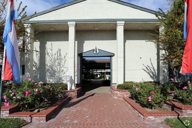 The Georgian Apartments