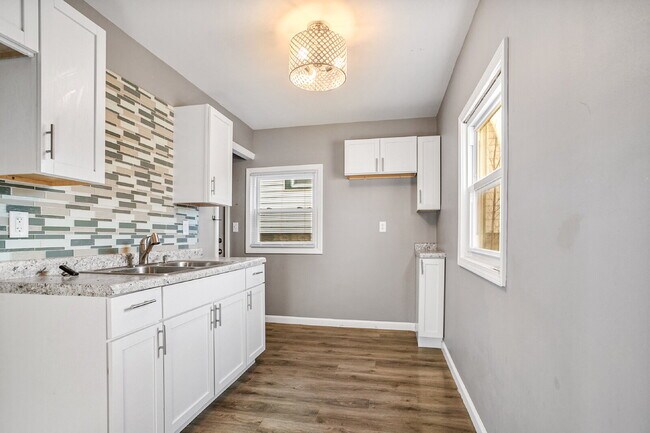 Photo - 3 Bedroom, 1 Bath with Garage