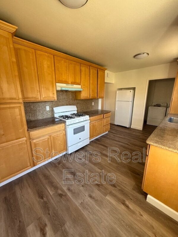 Photo - 435 W Merle Ct