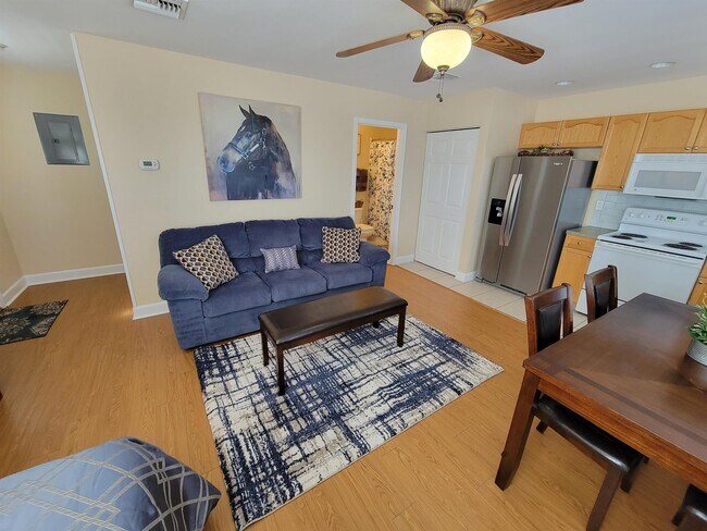 Photo - 3223 Whitman Way