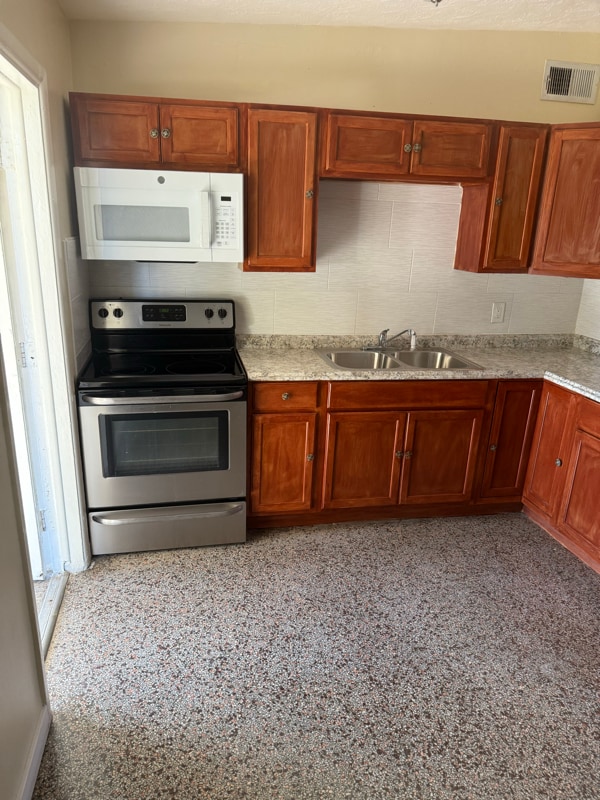 Photo - 1956 Rose Blvd