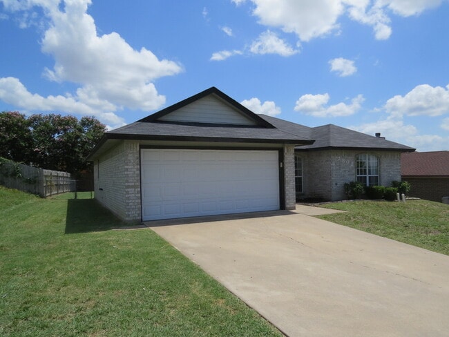 Photo - 2802 Woodlands Dr