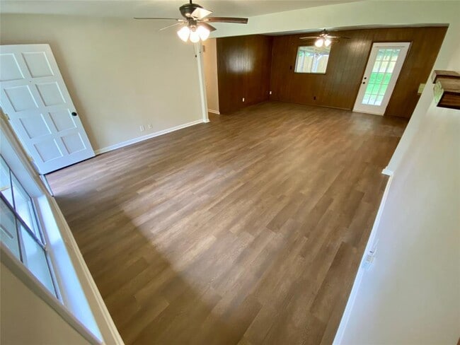 260 Bradford Dr